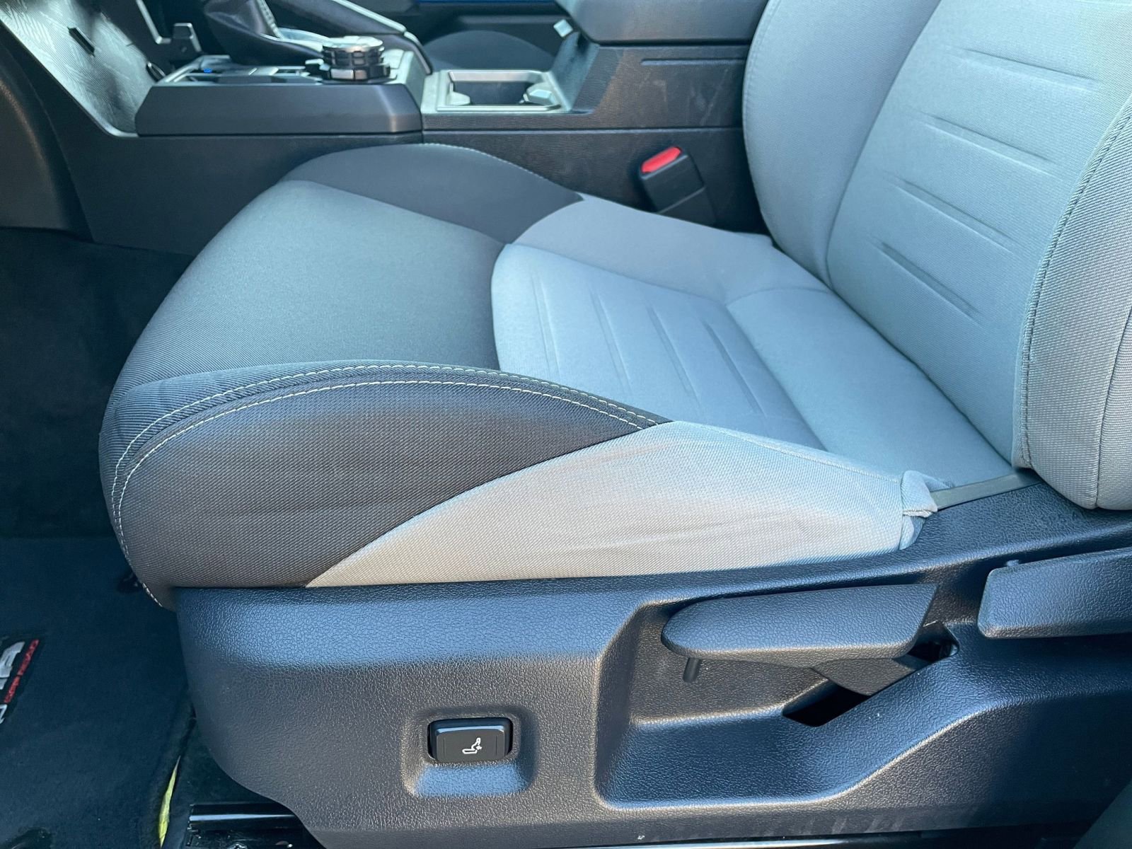 Used 2025 Toyota Tacoma TRD Off-Road image 23