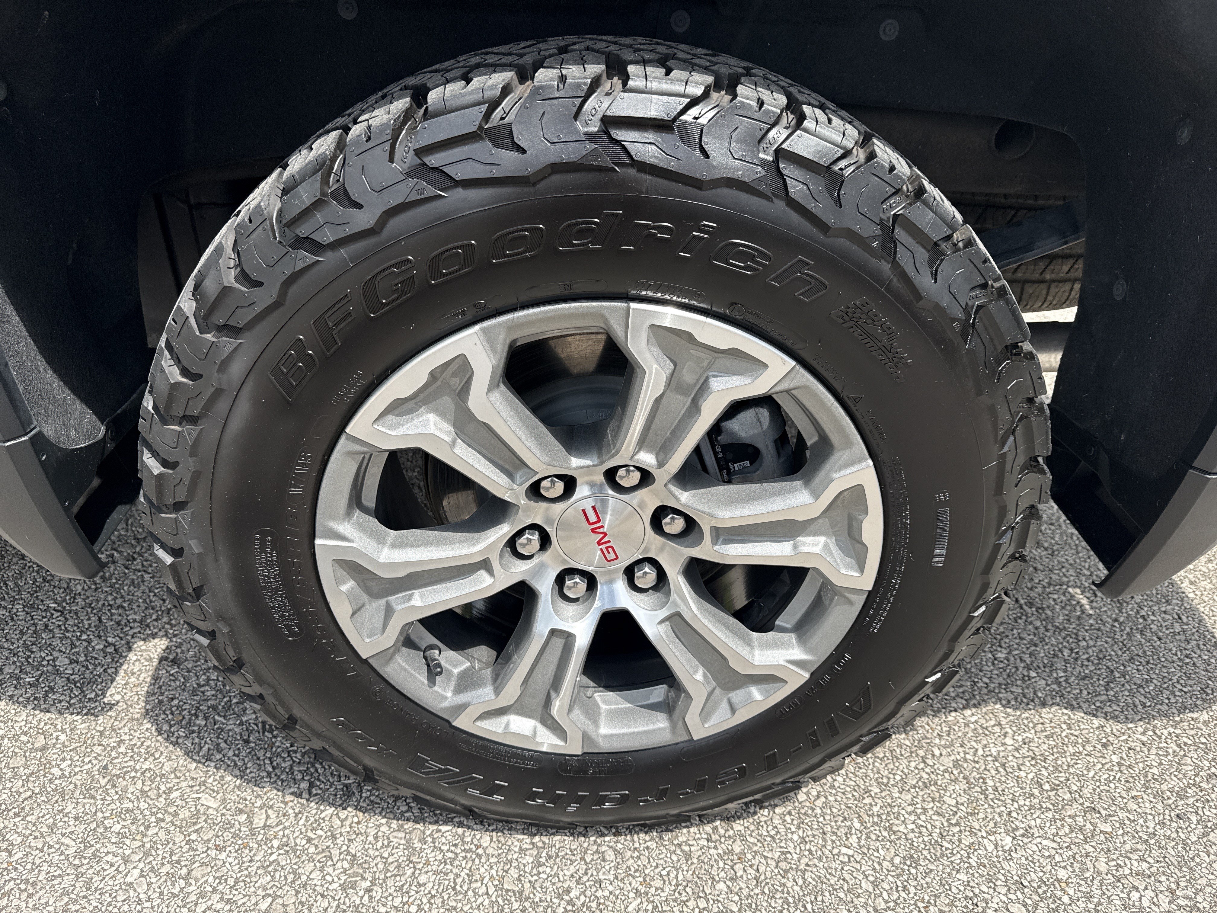 Used 2024 GMC Sierra 1500 SLE w/ X31 Off-Road Package AWD/4WD image 20