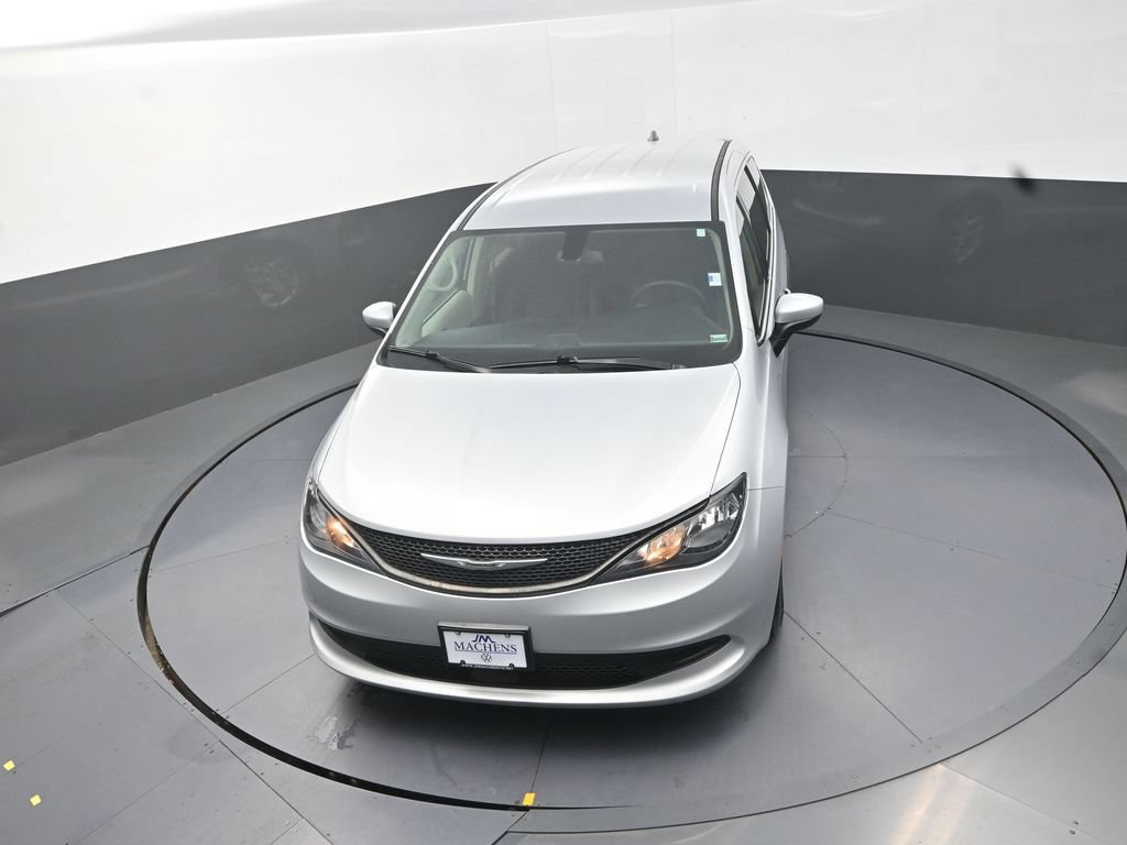 Used 2022 Chrysler Voyager LX FWD image 15