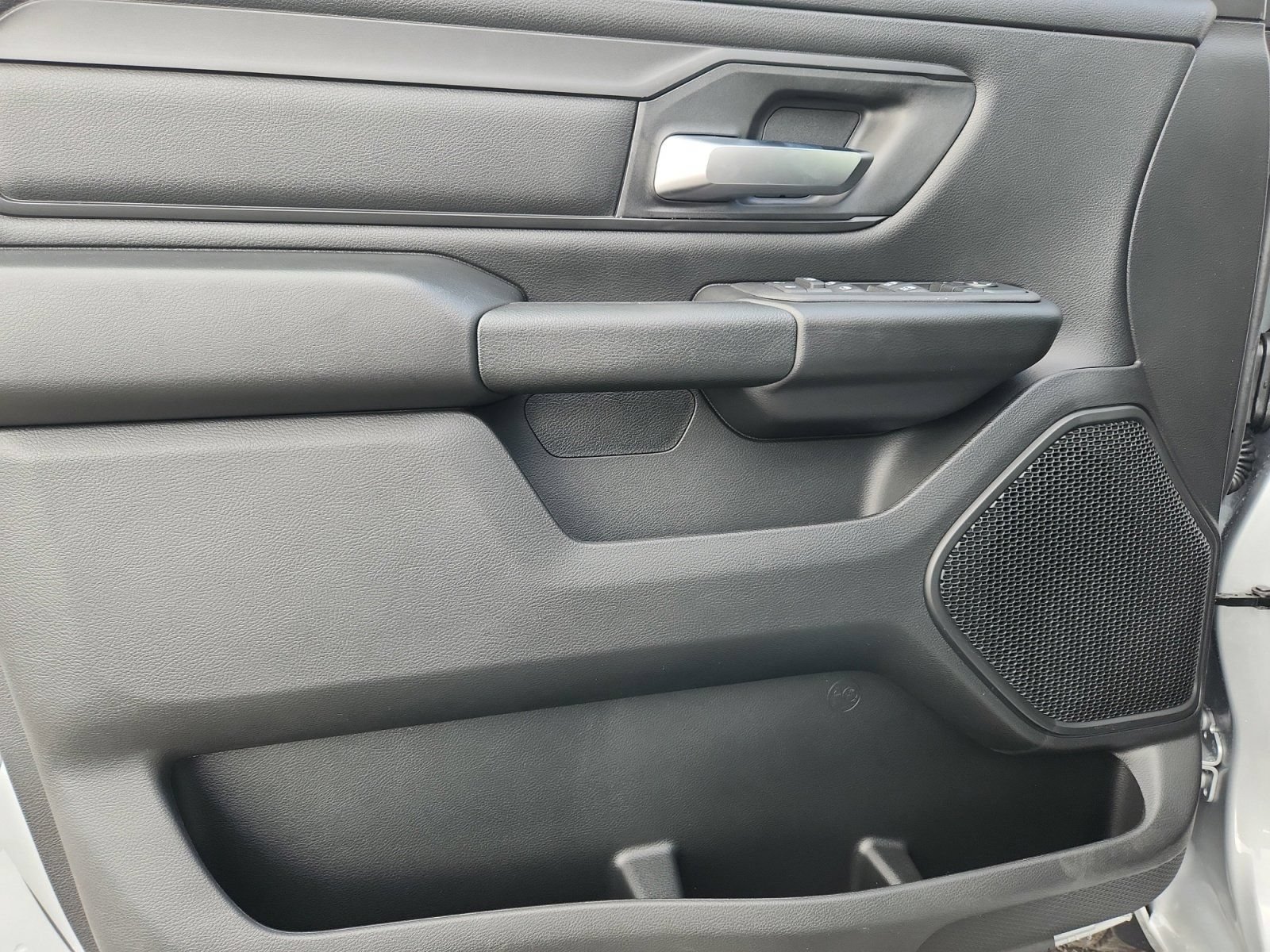 New 2026 RAM 1500 Express AWD/4WD image 19