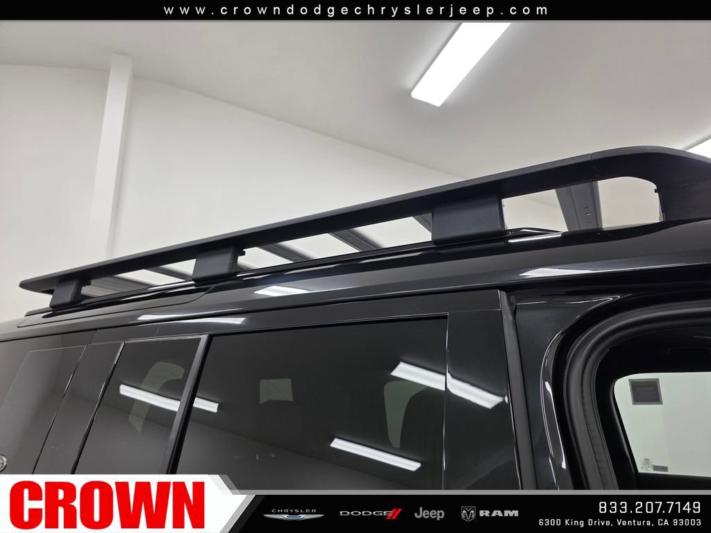 Used 2022 Land Rover Defender 110 X-Dynamic SE AWD/4WD image 12