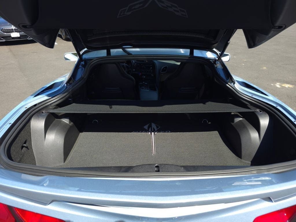 Used 2017 Chevrolet Corvette Stingray Coupe RWD image 12