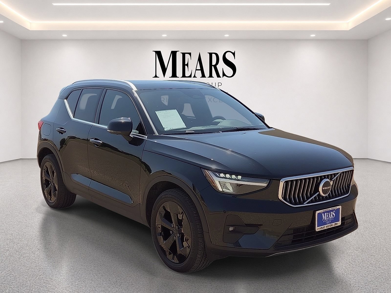 Used 2024 Volvo XC40 B5 Plus AWD/4WD image 7