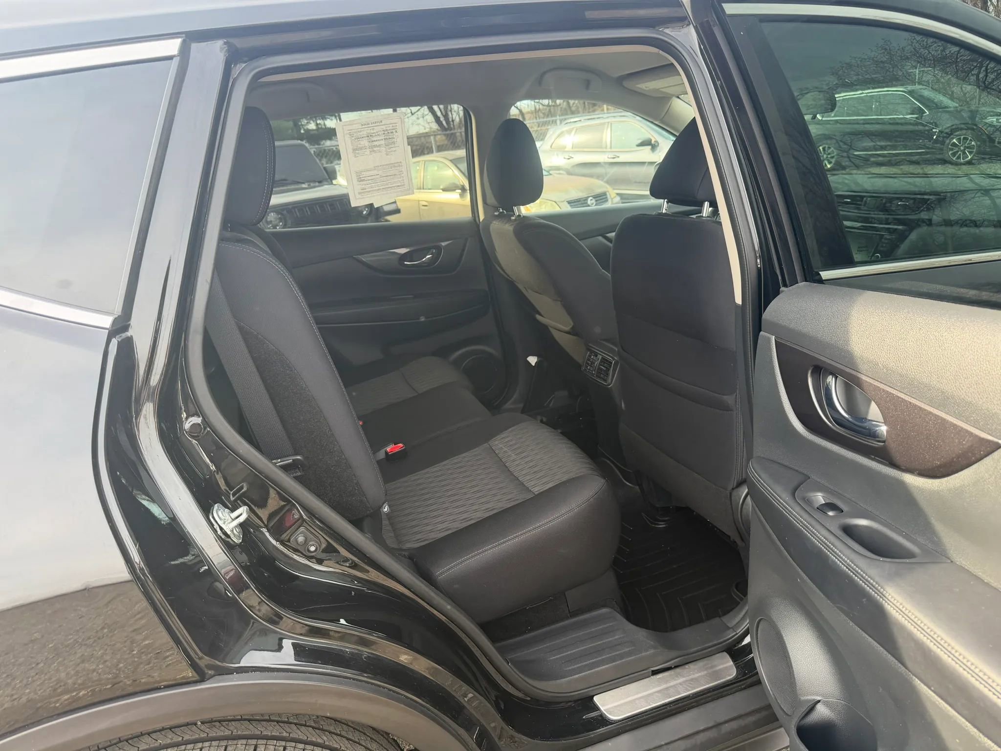 Used 2018 Nissan Rogue SV w/ Premium Package image 29