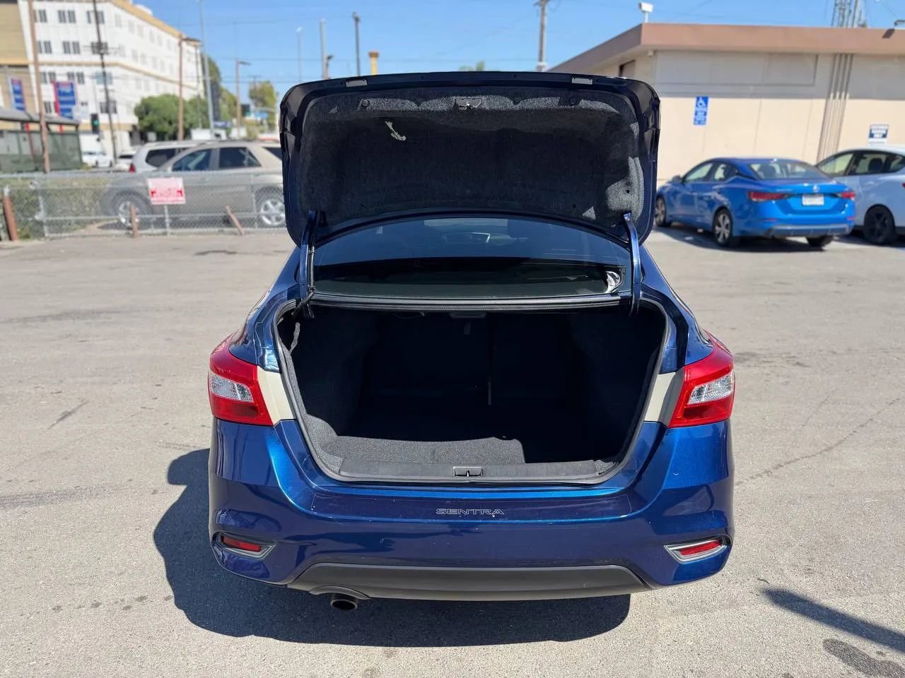 Used 2019 Nissan Sentra SR w/ Exterior Package FWD image 24