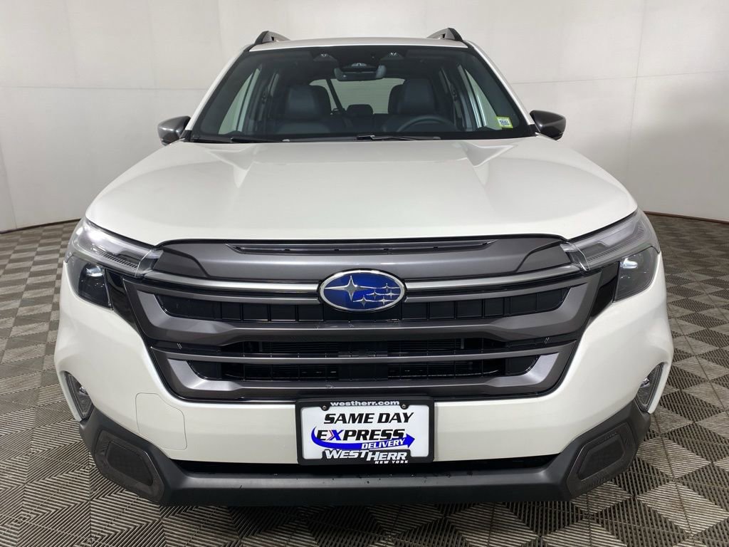 Used 2025 Subaru Forester Limited image 12