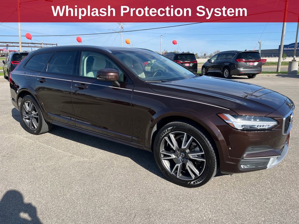 Used 2017 Volvo V90 T6 Cross Country image 8