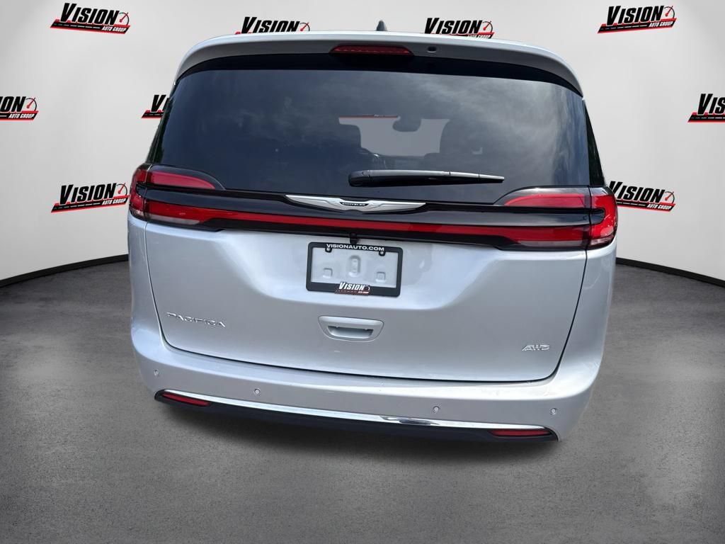 New 2026 Chrysler Pacifica Select AWD/4WD image 6