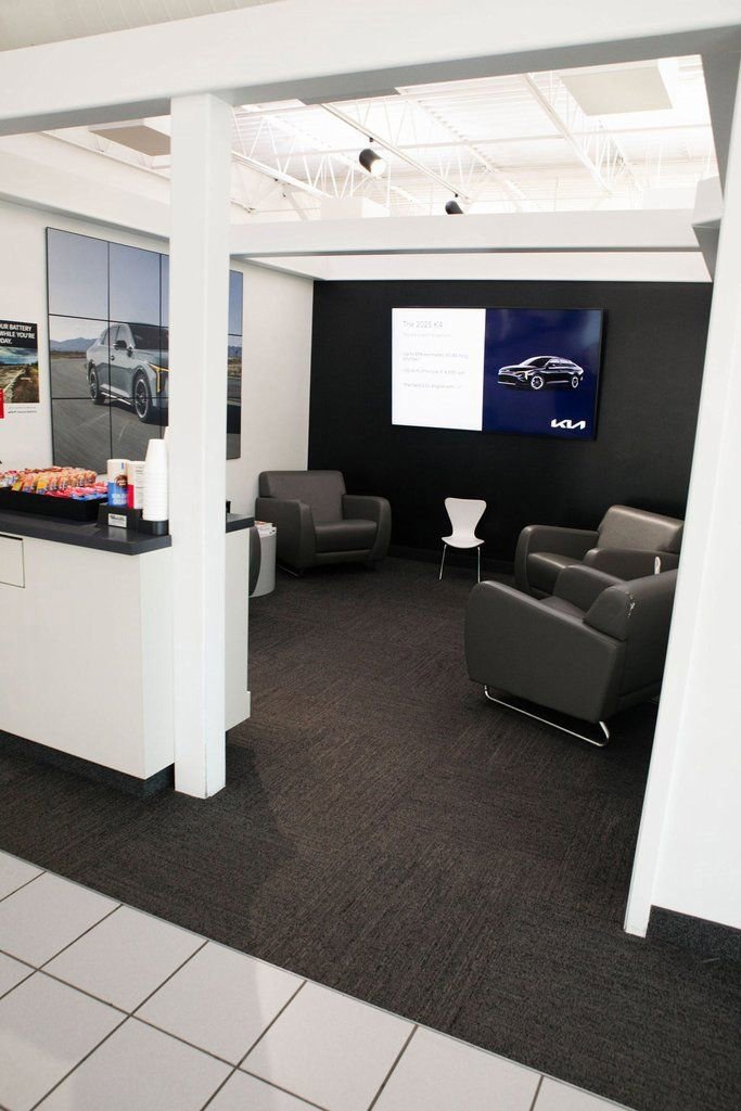 Used 2021 Chevrolet Silverado 1500 LT Trail Boss w/ Convenience Package II image 20