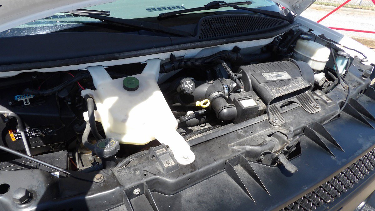 Used 2015 Chevrolet Express 2500 RWD image 19