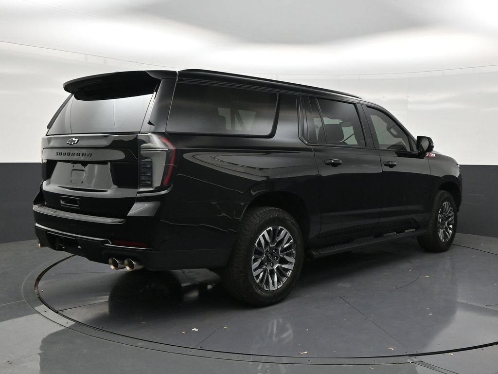 Used 2025 Chevrolet Suburban Z71 w/ Comfort Package AWD/4WD image 5