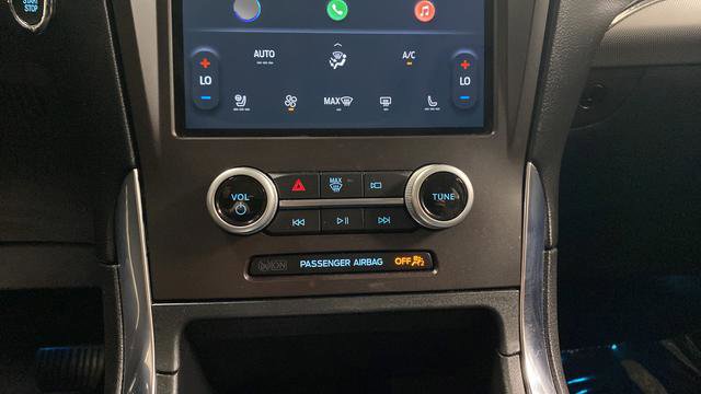Used 2021 Ford Edge Titanium w/ Class II Trailer Tow Package image 18