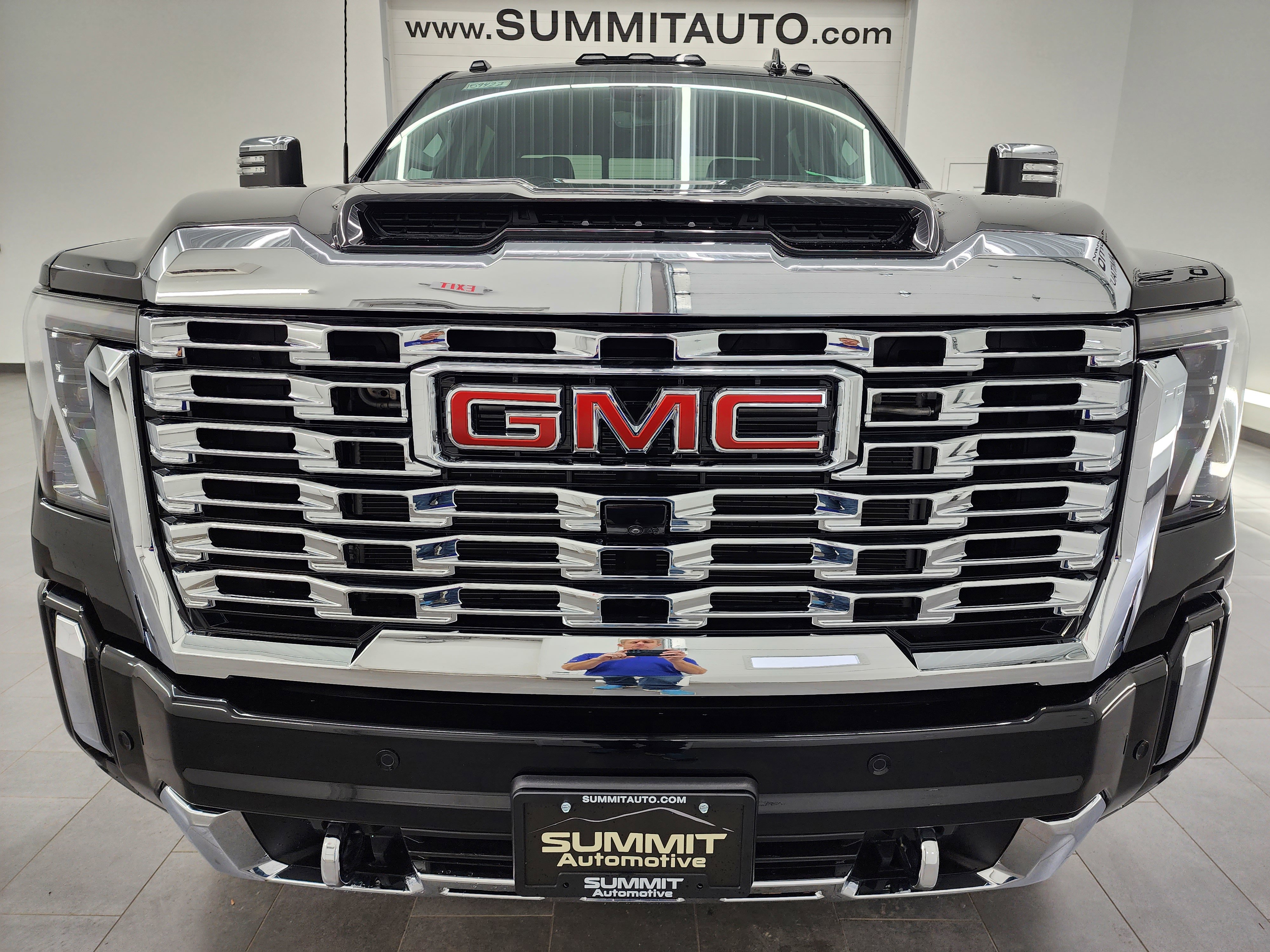 Used 2024 GMC Sierra 2500 Denali w/ Denali Reserve Package image 24