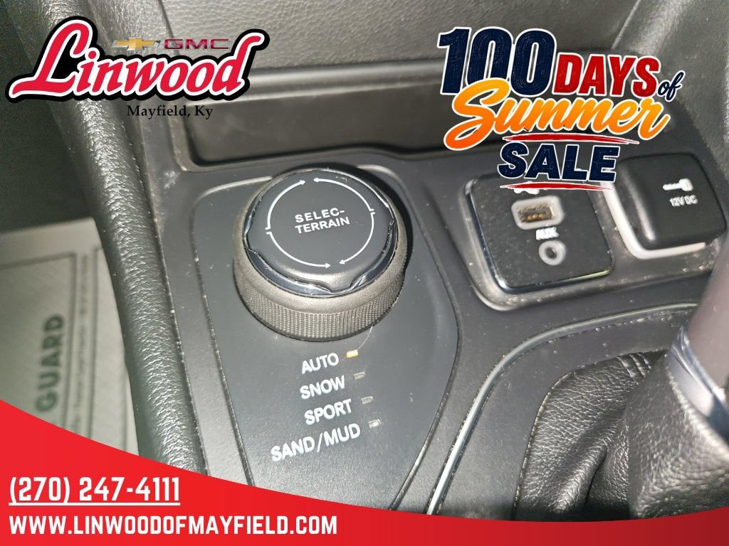 Used 2022 Jeep Cherokee Latitude AWD/4WD image 24