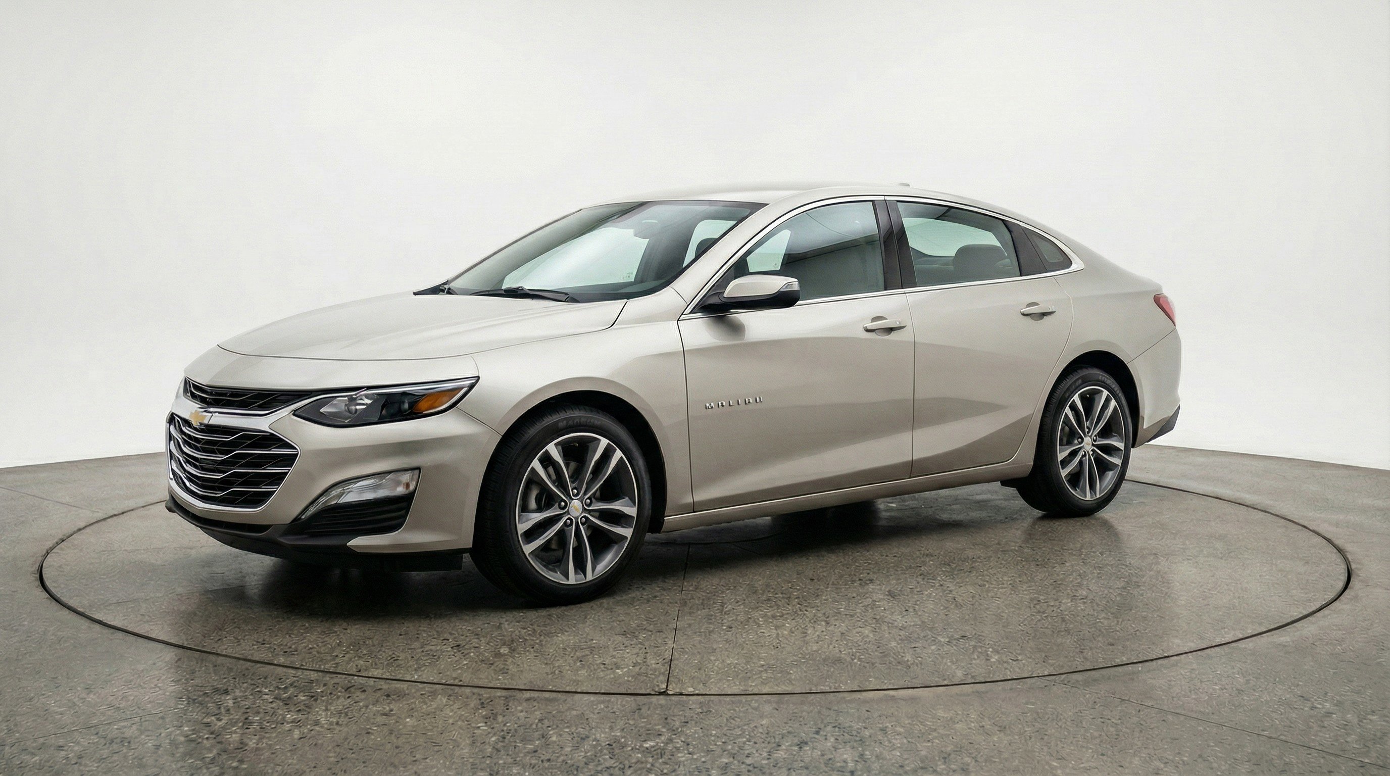 Used 2024 Chevrolet Malibu LT image 3