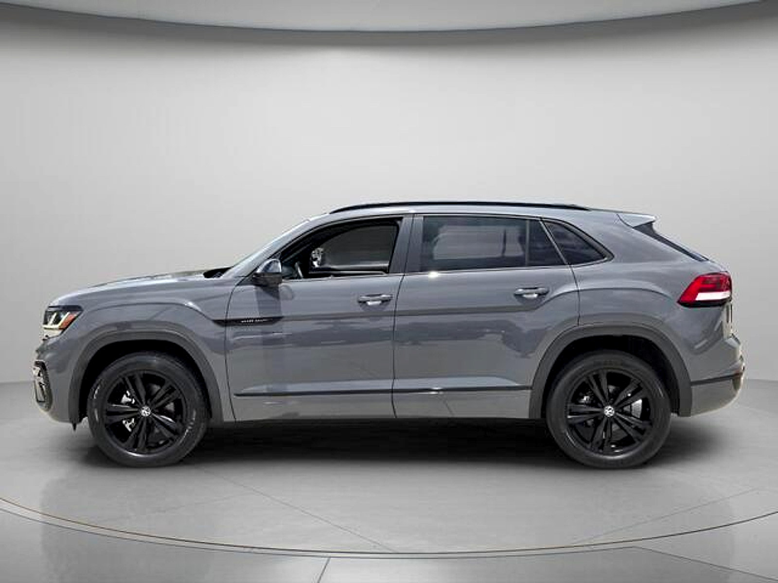 Used 2023 Volkswagen Atlas Cross Sport SEL R-Line AWD/4WD image 3