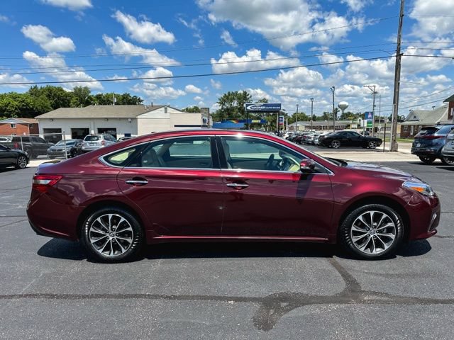 Used 2017 Toyota Avalon XLE Premium w/ All Weather Liner Package FWD image 9