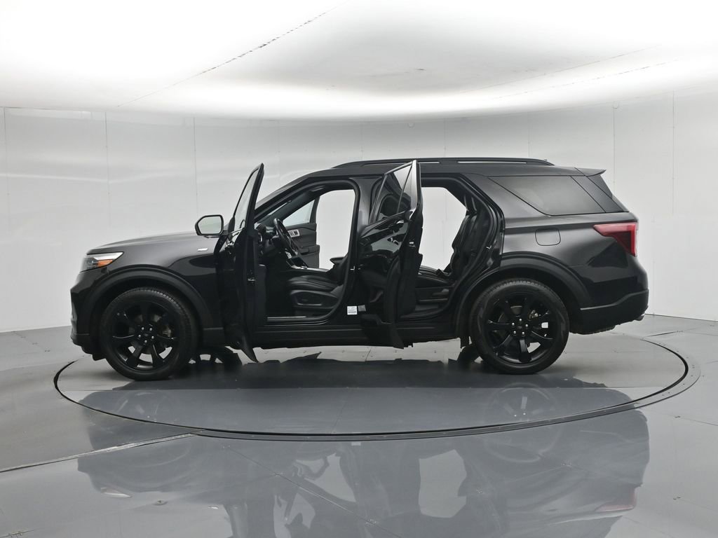 Used 2024 Ford Explorer ST-Line w/ Class IV Trailer Tow Package RWD image 39