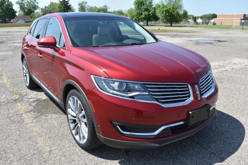 Used 2016 Lincoln MKX Reserve w/ Technology Package FWD image 2