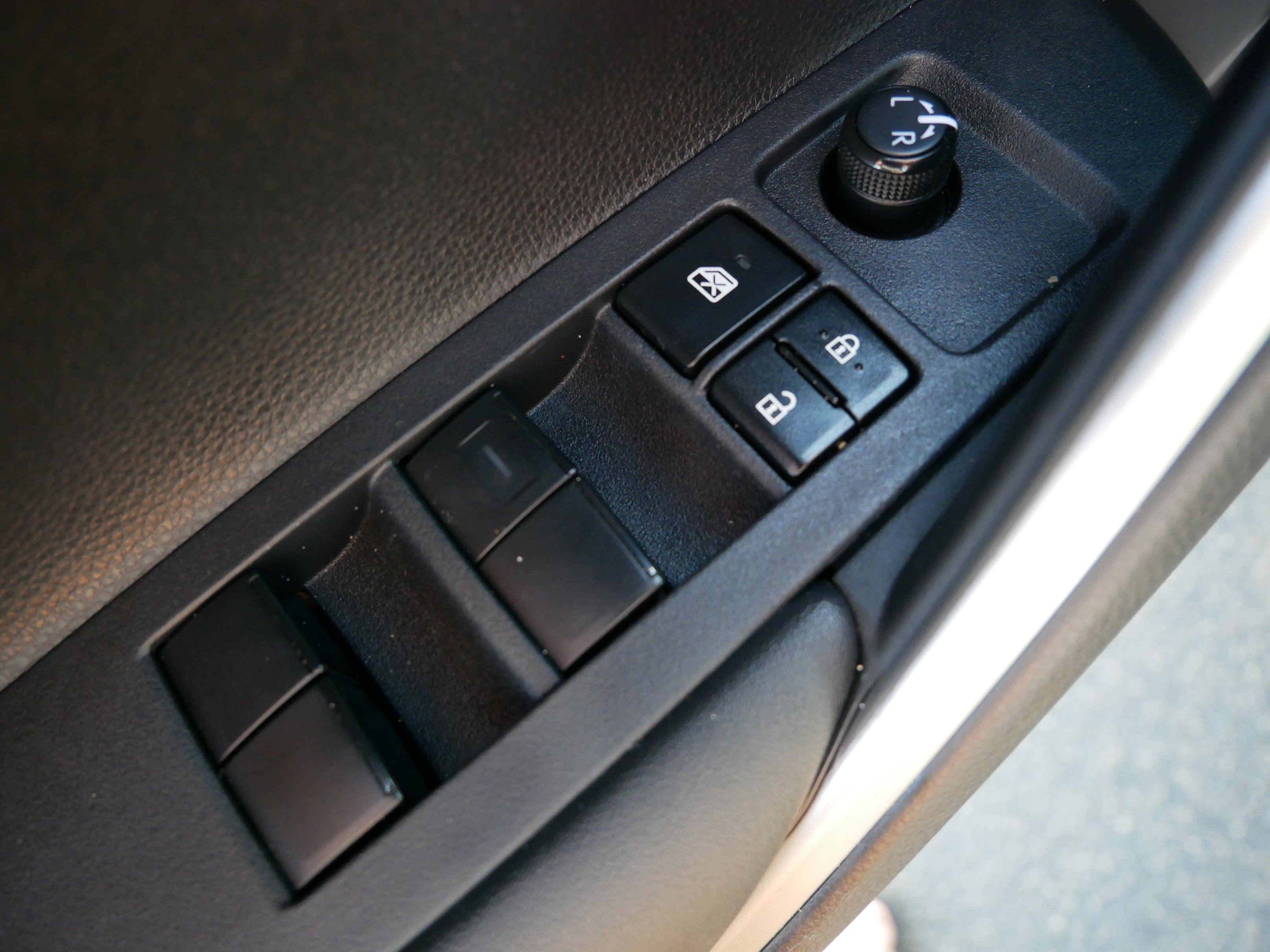 Used 2023 Toyota Corolla Cross XSE w/ Convenience Package image 19