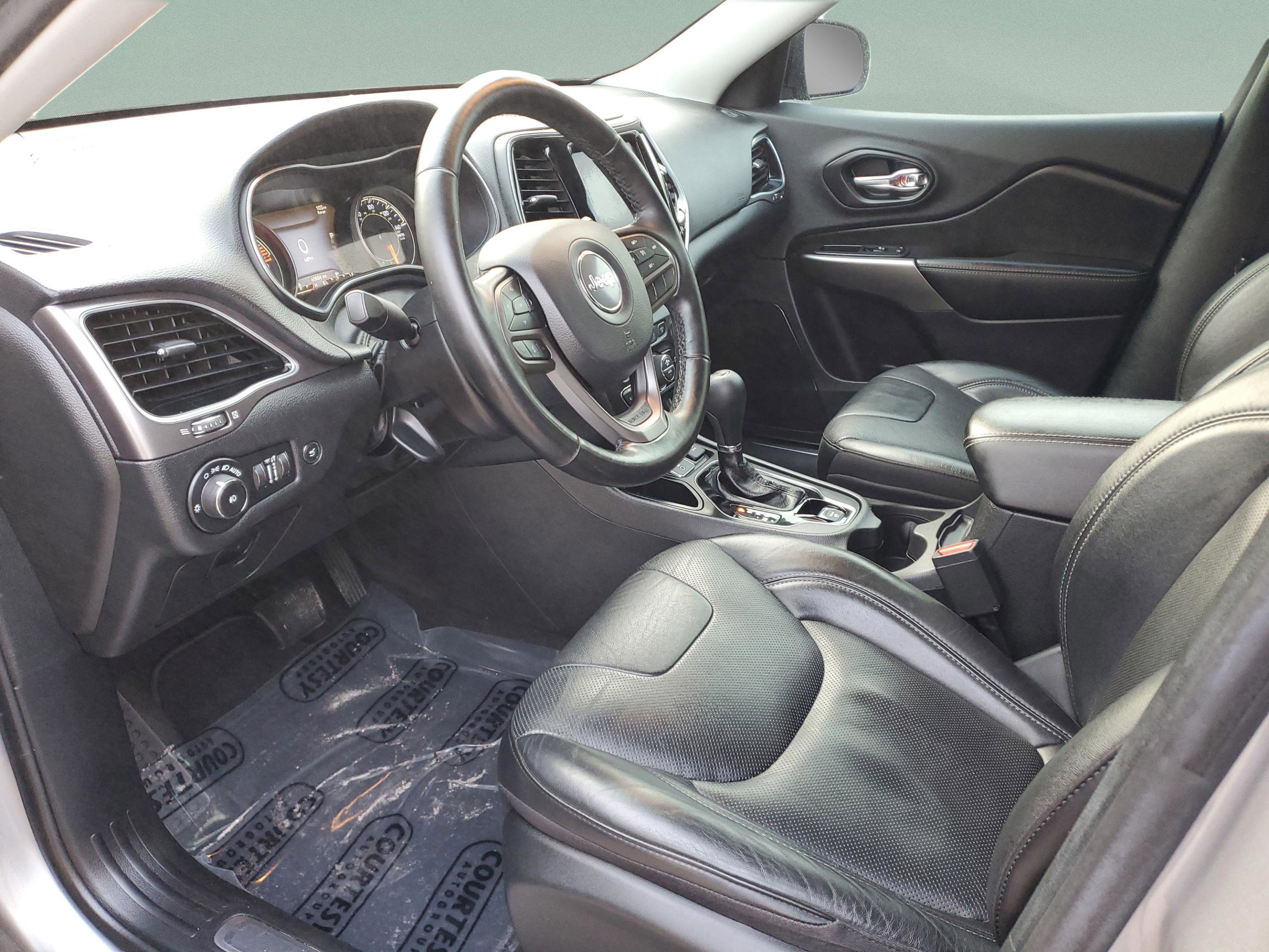 Used 2020 Jeep Cherokee Limited image 15