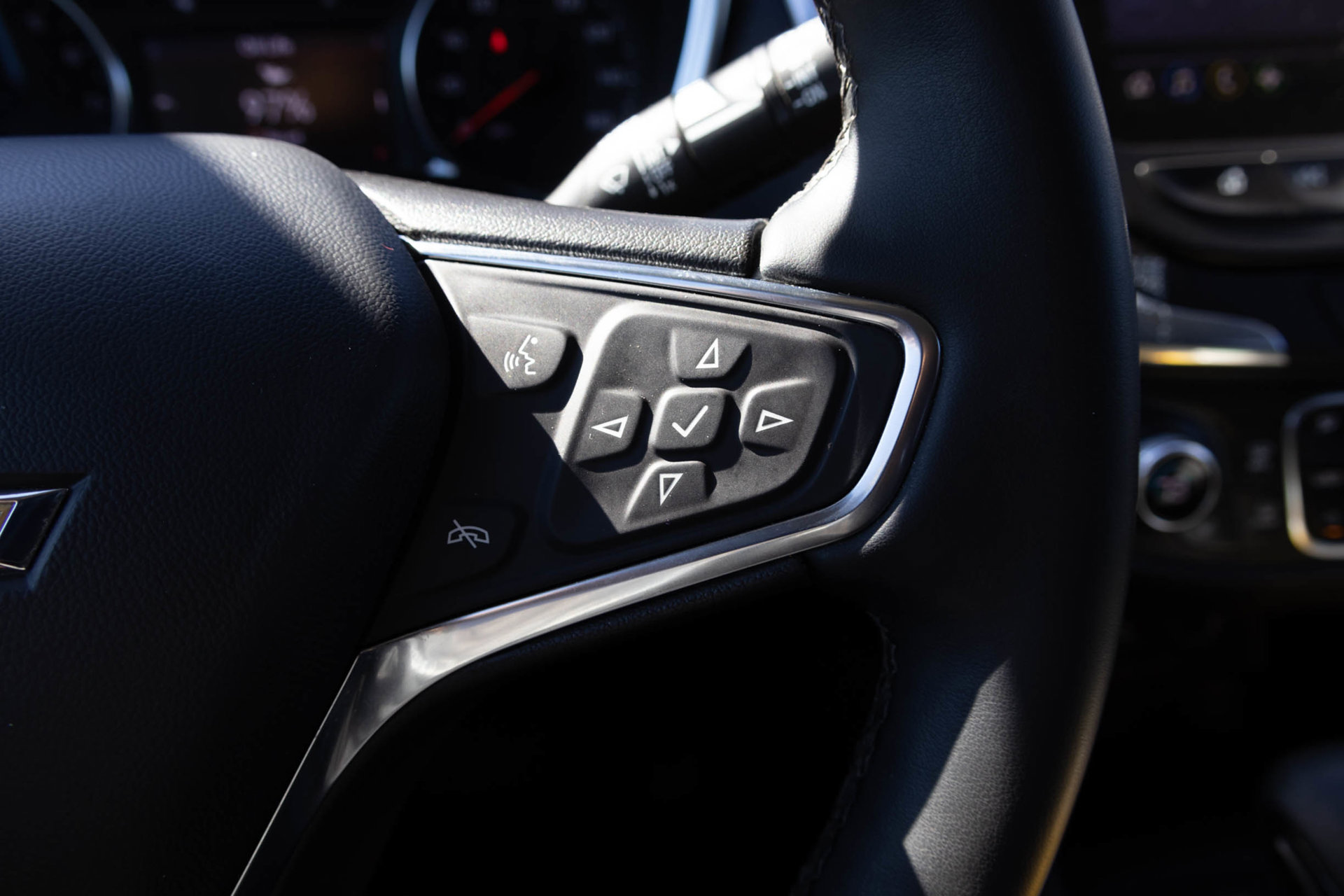 Used 2024 Chevrolet Equinox LT FWD image 28