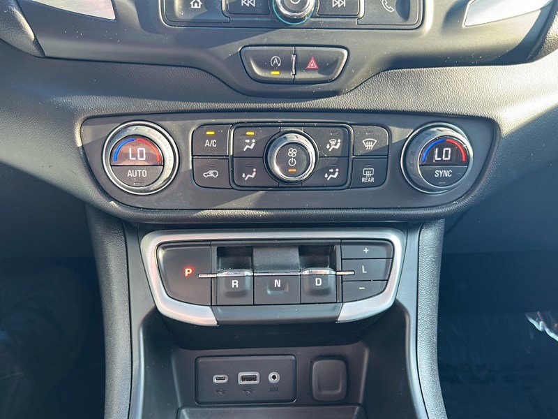 Used 2023 GMC Terrain SLE w/ Driver Convenience Package image 26