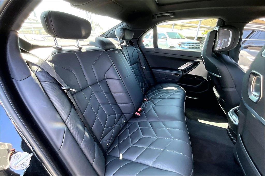 Used 2024 BMW 740i RWD image 37