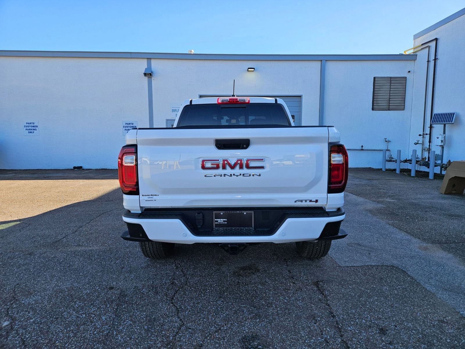 New 2026 GMC Canyon AT4 w/ AT4 Premium Package AWD/4WD image 5