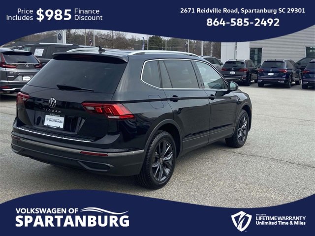 Used 2023 Volkswagen Tiguan SE image 3