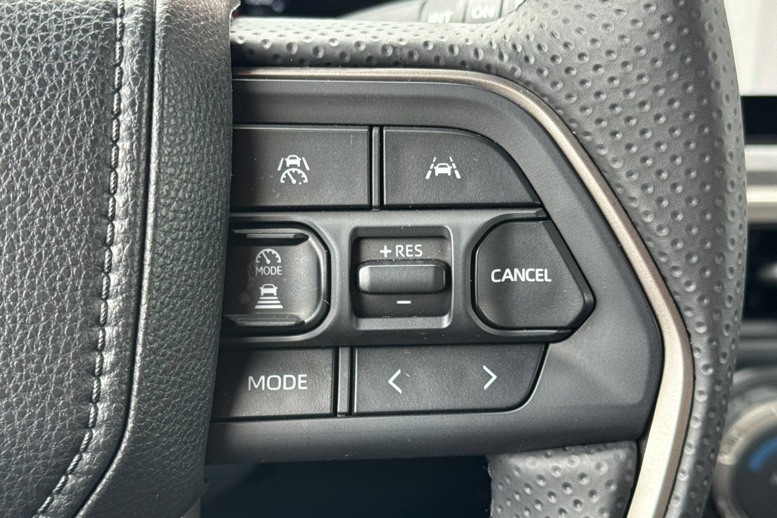 Certified 2025 Toyota 4Runner TRD Off-Road Premium AWD/4WD image 32