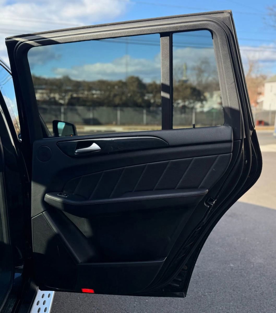 Used 2015 Mercedes-Benz GL 450 4MATIC image 16