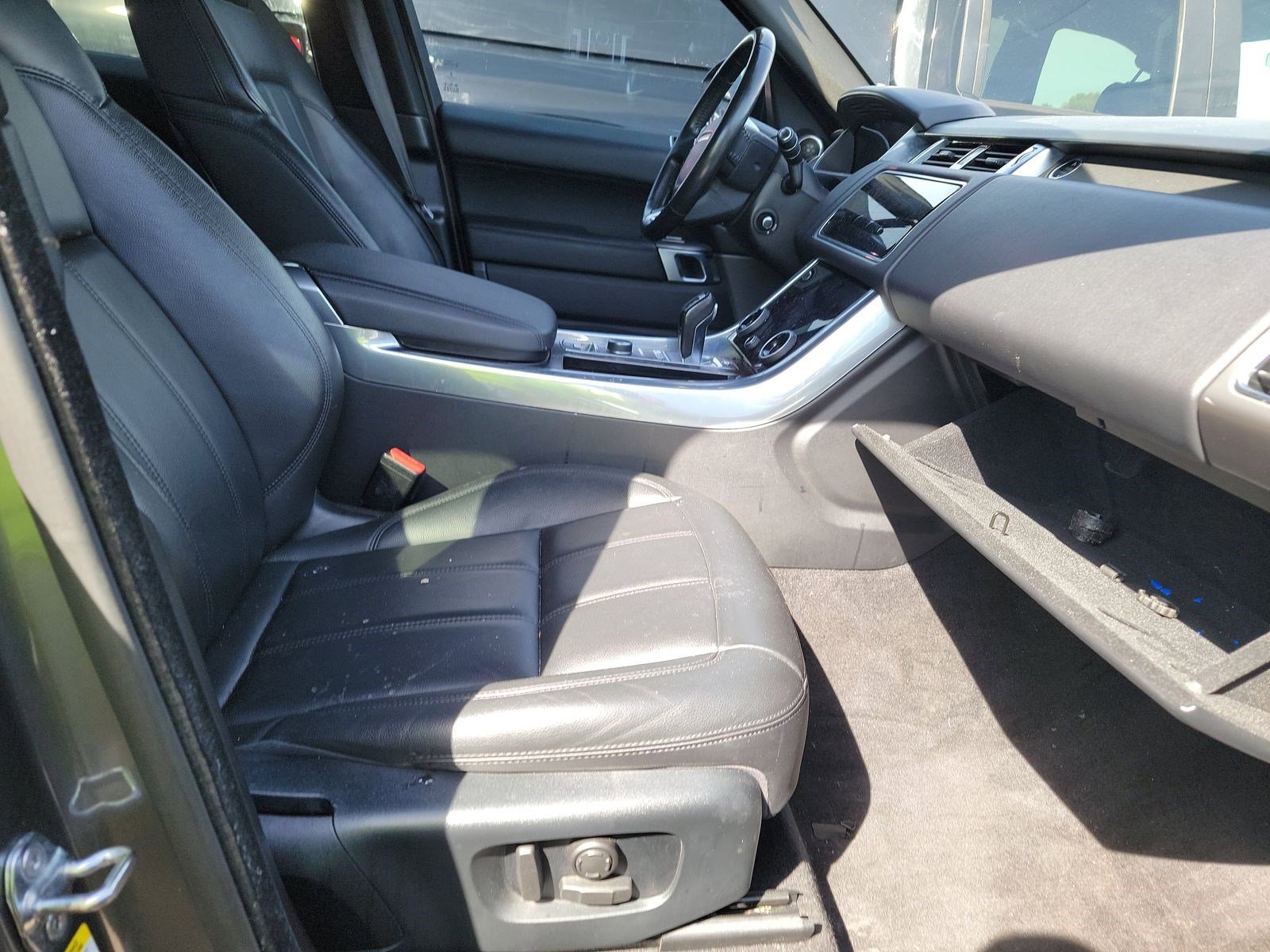 Used 2019 Land Rover Range Rover Sport SE AWD/4WD image 11