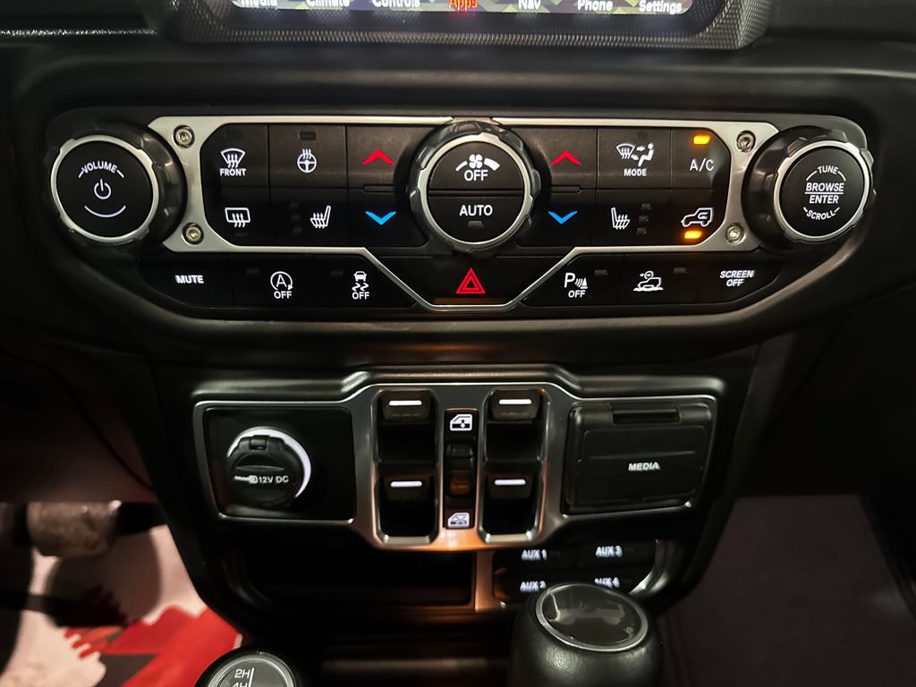 Used 2023 Jeep Wrangler Unlimited Sahara w/ Dual Top Group AWD/4WD image 34