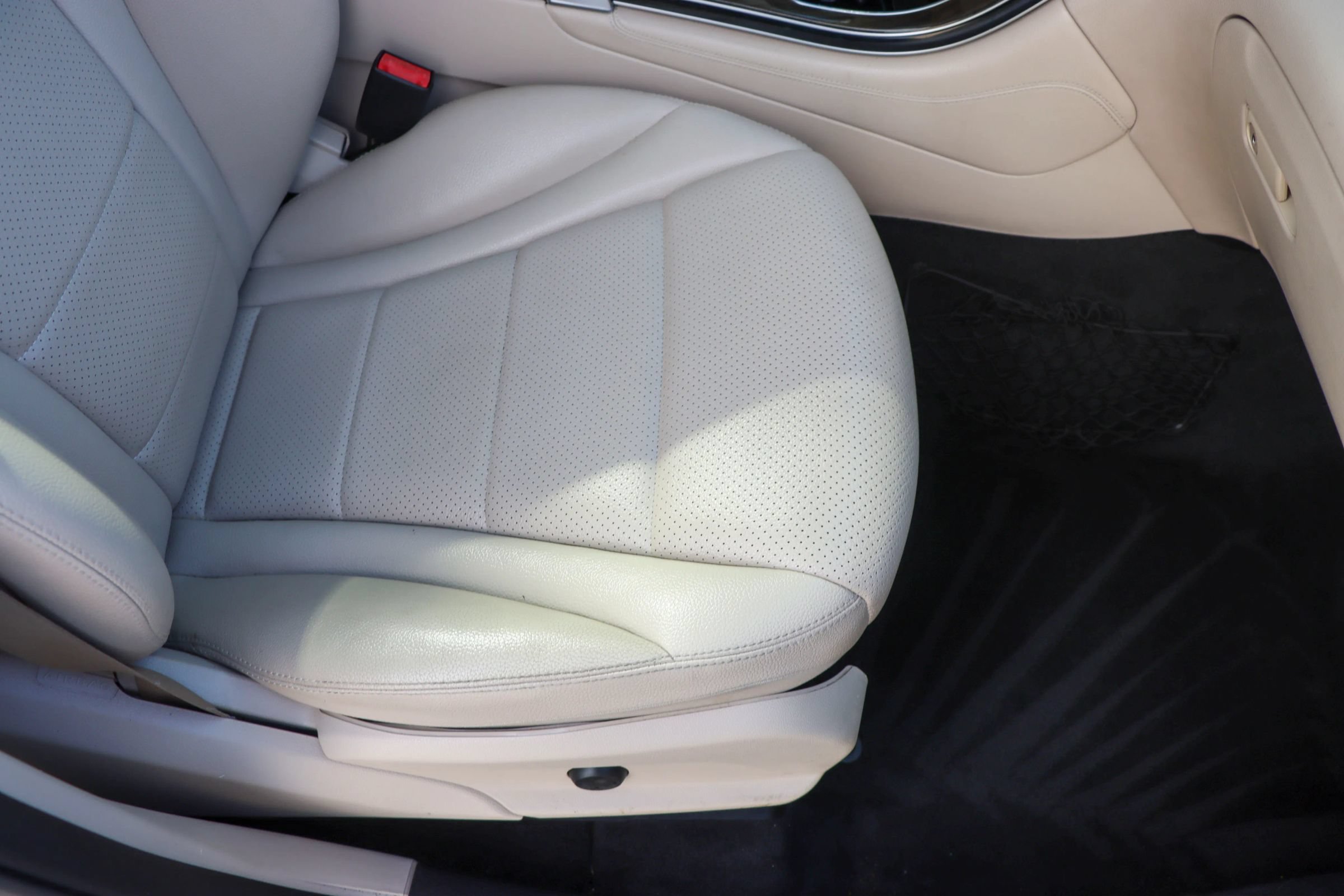 Used 2016 Mercedes-Benz GLC 300 w/ Multimedia Package image 22
