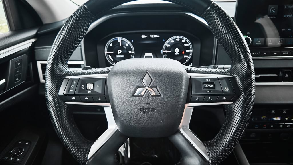 Used 2023 Mitsubishi Outlander SEL AWD/4WD image 20