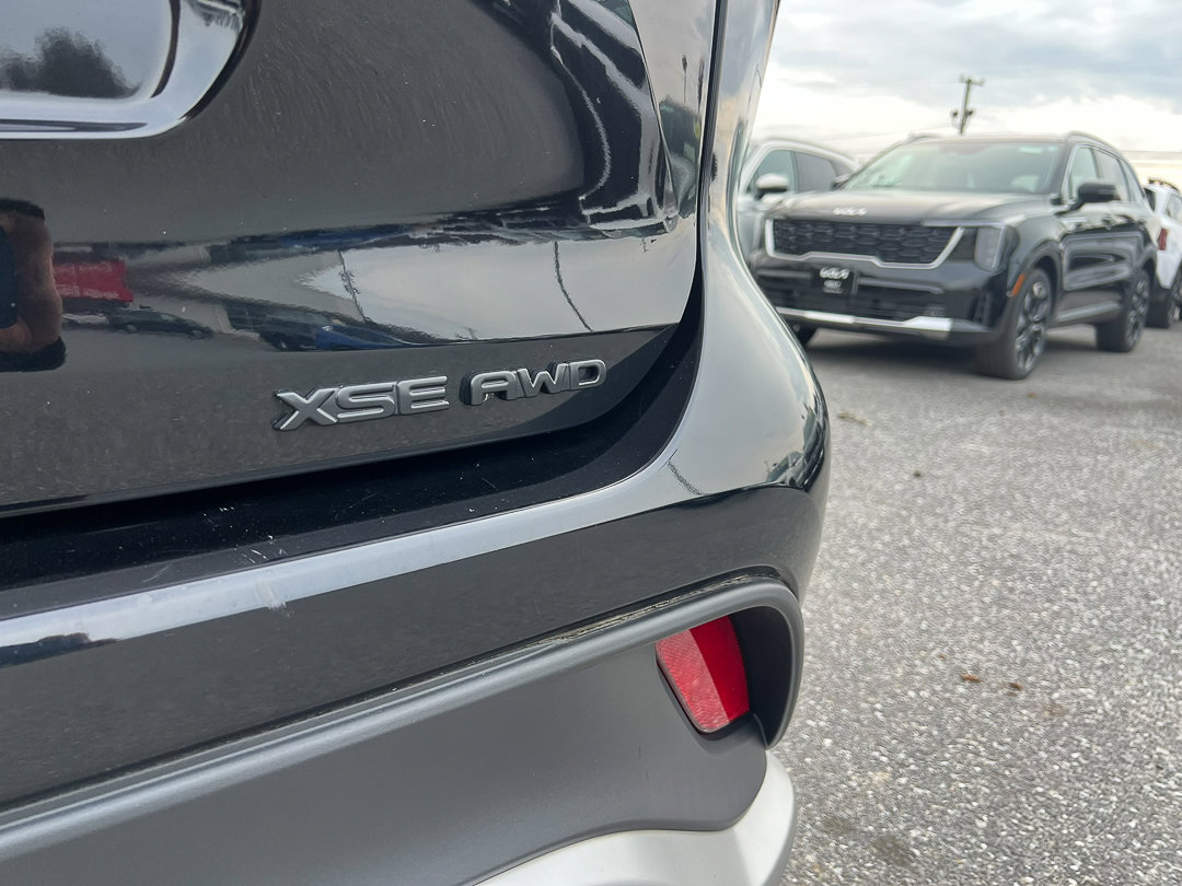 Used 2022 Toyota Highlander XSE image 5