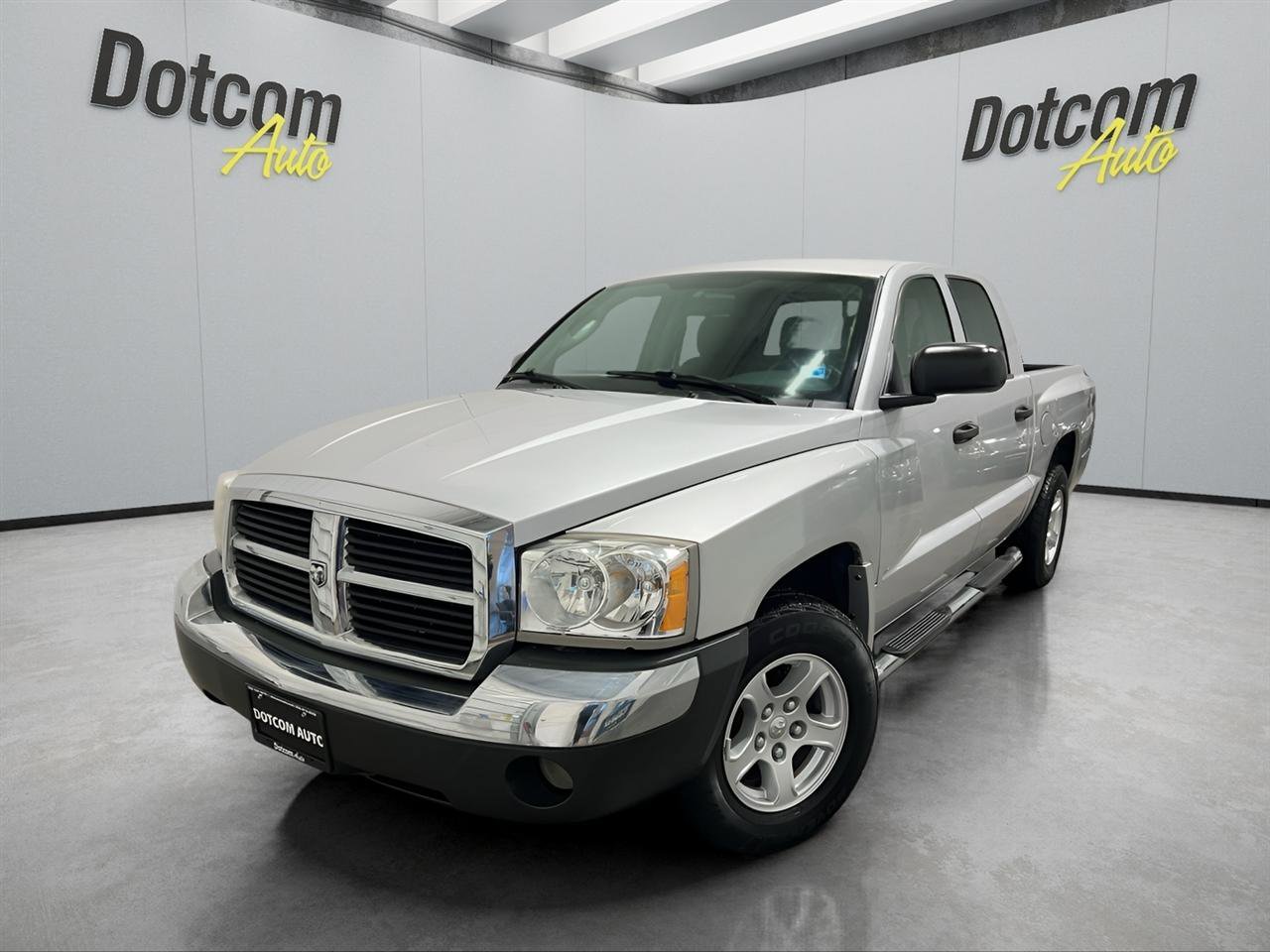 Used 2005 Dodge Dakota SLT w/ Trailer Tow Group image 2