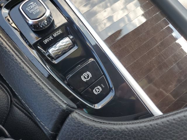 Used 2019 Volvo XC90 T6 Momentum AWD/4WD image 30