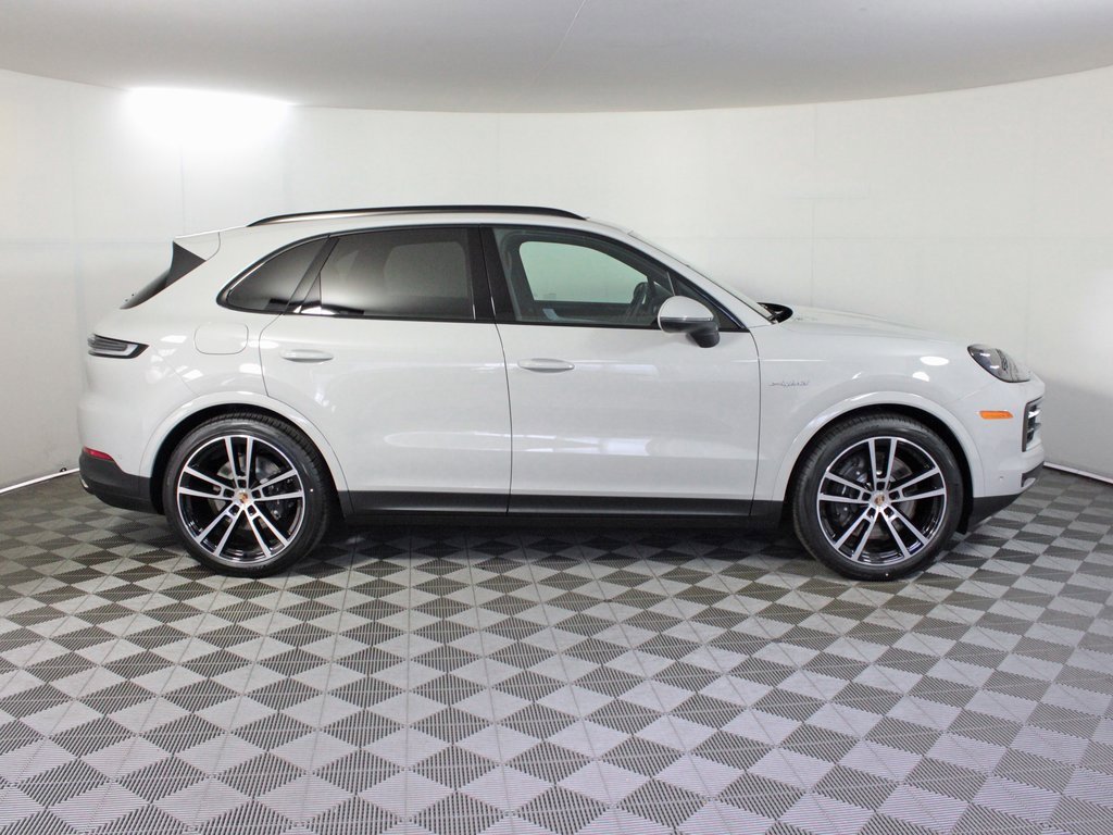 Used 2025 Porsche Cayenne E-Hybrid image 8