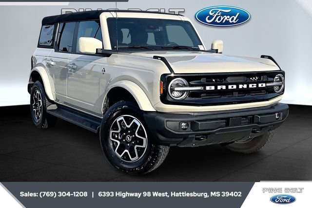 Used 2025 Ford Bronco Outer Banks image 1