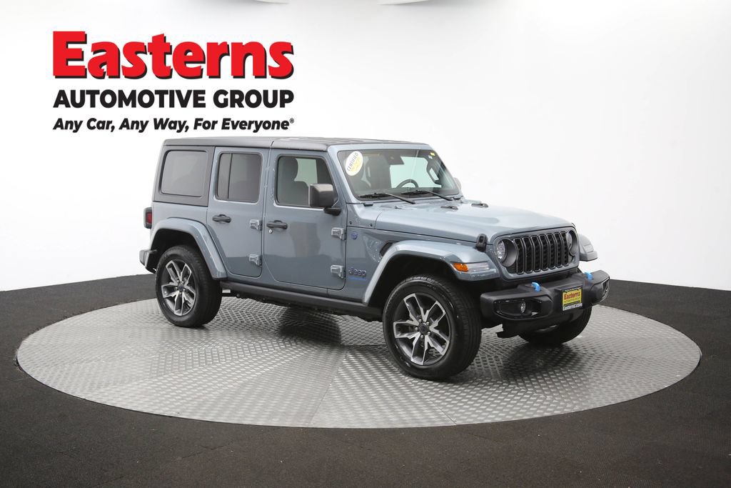 Used 2024 Jeep Wrangler Unlimited w/ Convenience Group AWD/4WD image 49