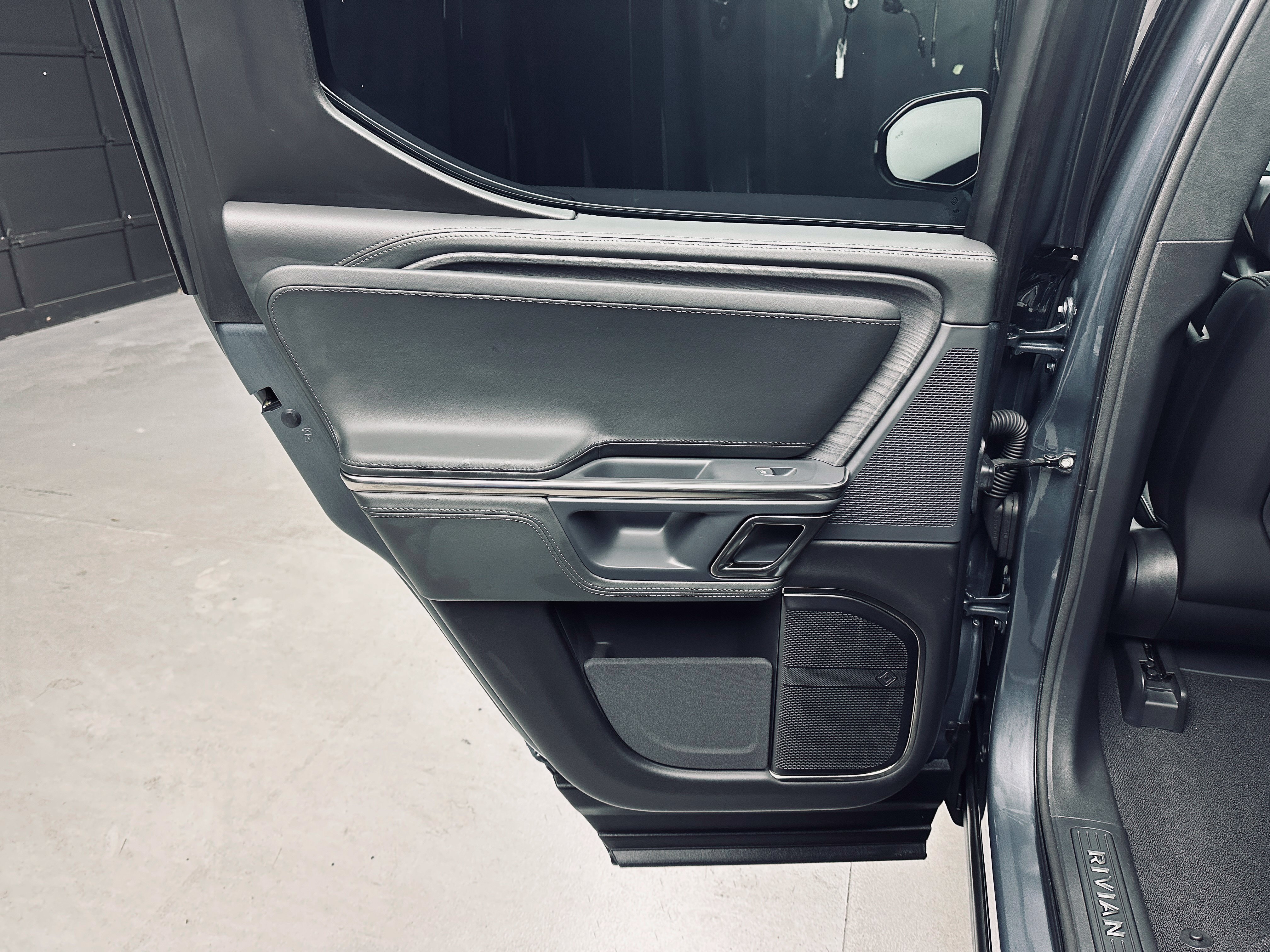 Used 2024 Rivian R1T Adventure Dual AWD/4WD image 26