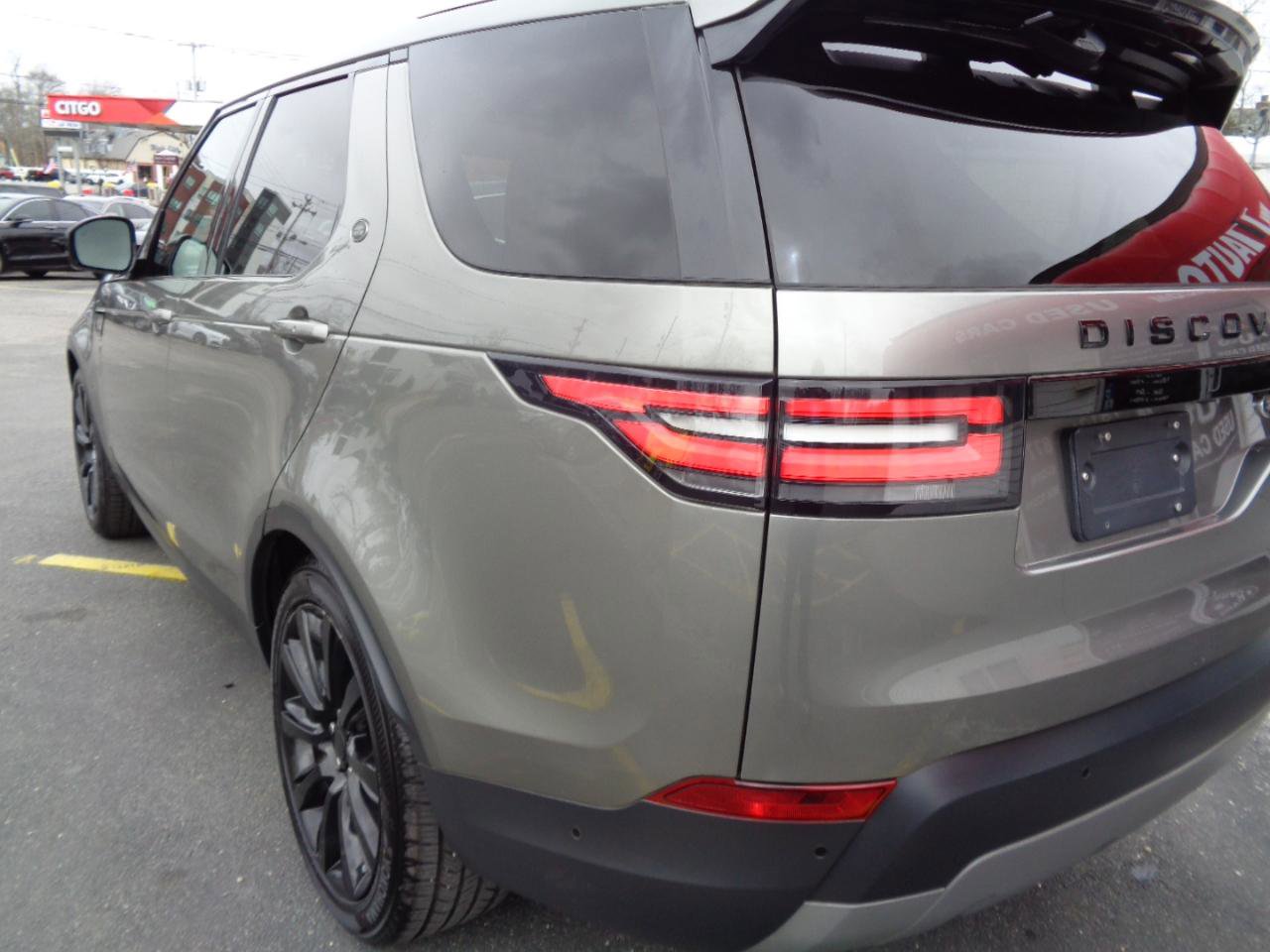 Used 2017 Land Rover Discovery First Edition image 20