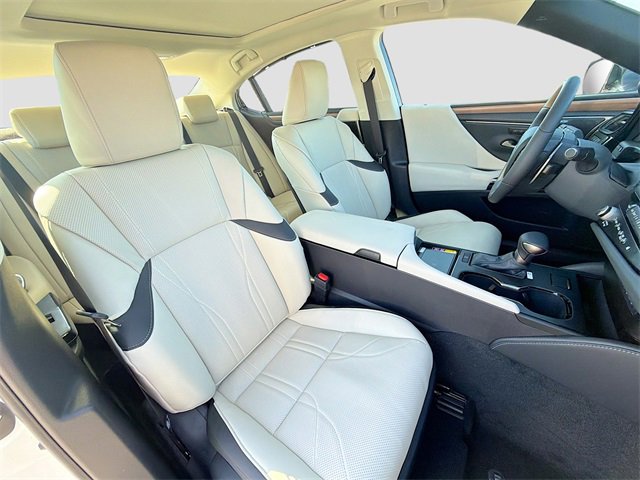 New 2025 Lexus ES 350 Ultra Luxury image 15