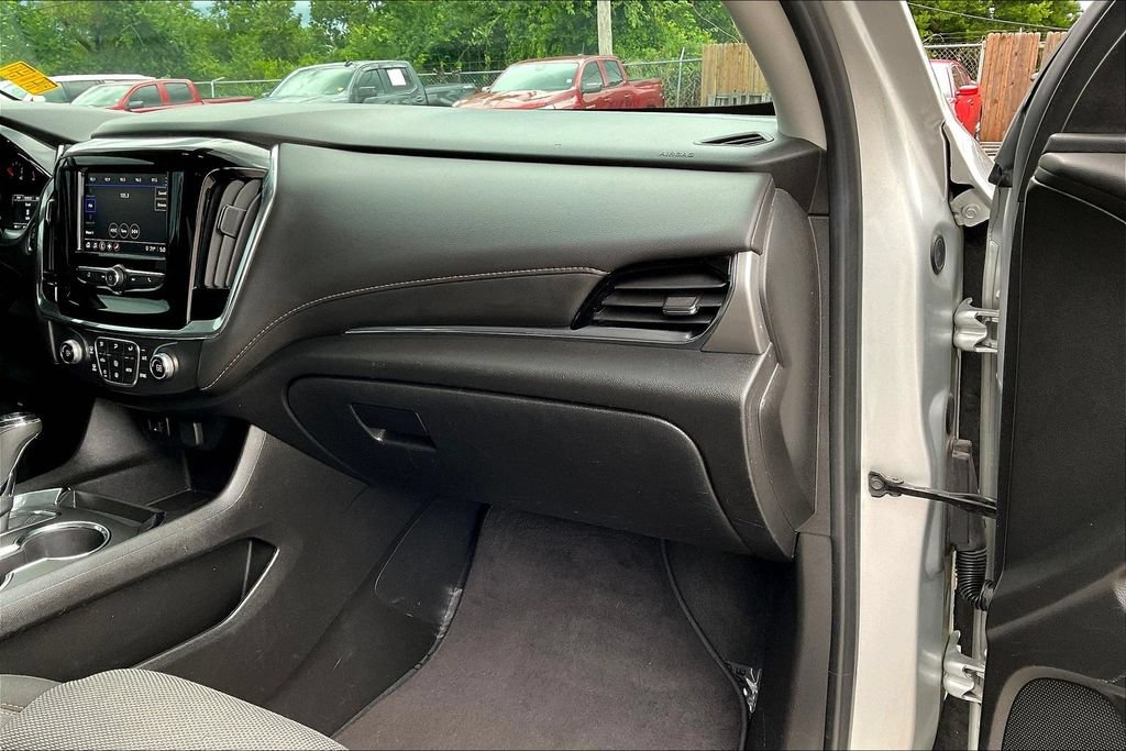 Used 2020 Chevrolet Traverse LS FWD image 17