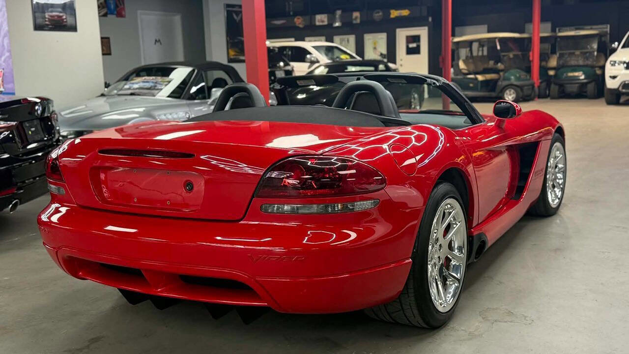 Used 2005 Dodge Viper SRT-10 image 4