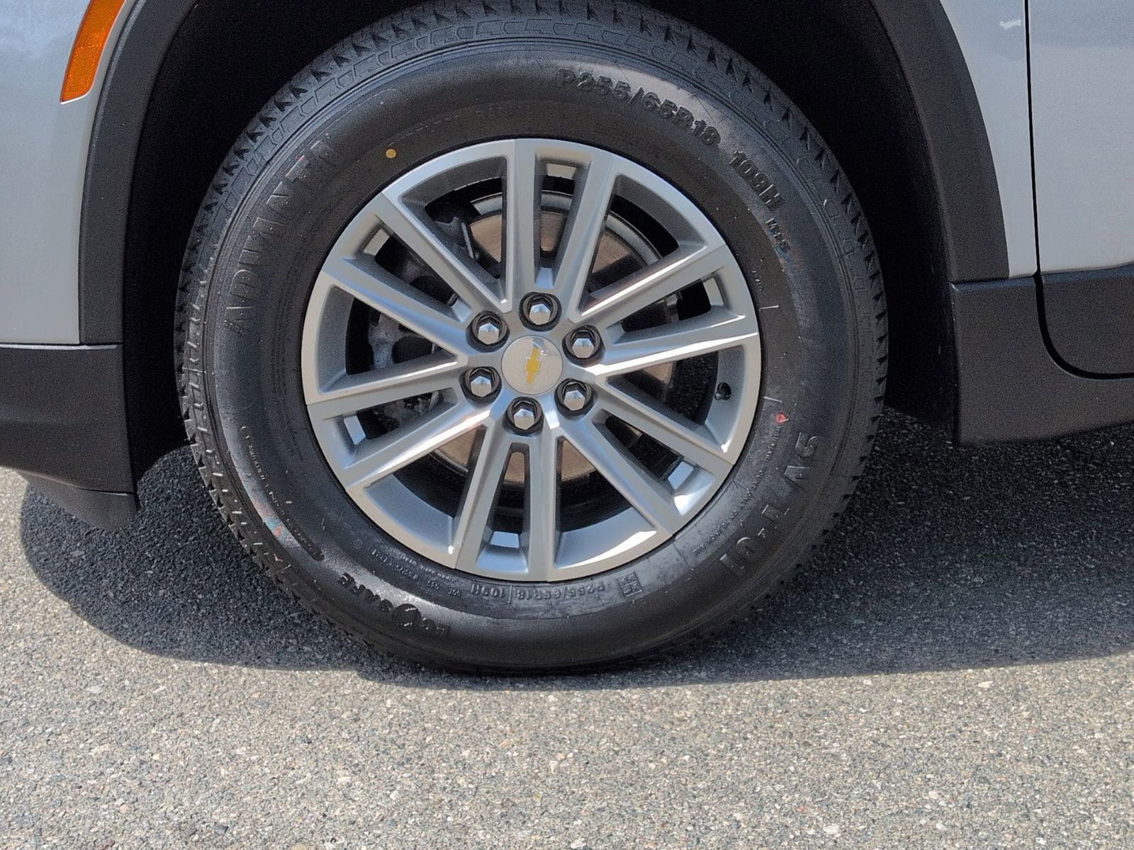 Used 2023 Chevrolet Traverse LT image 12