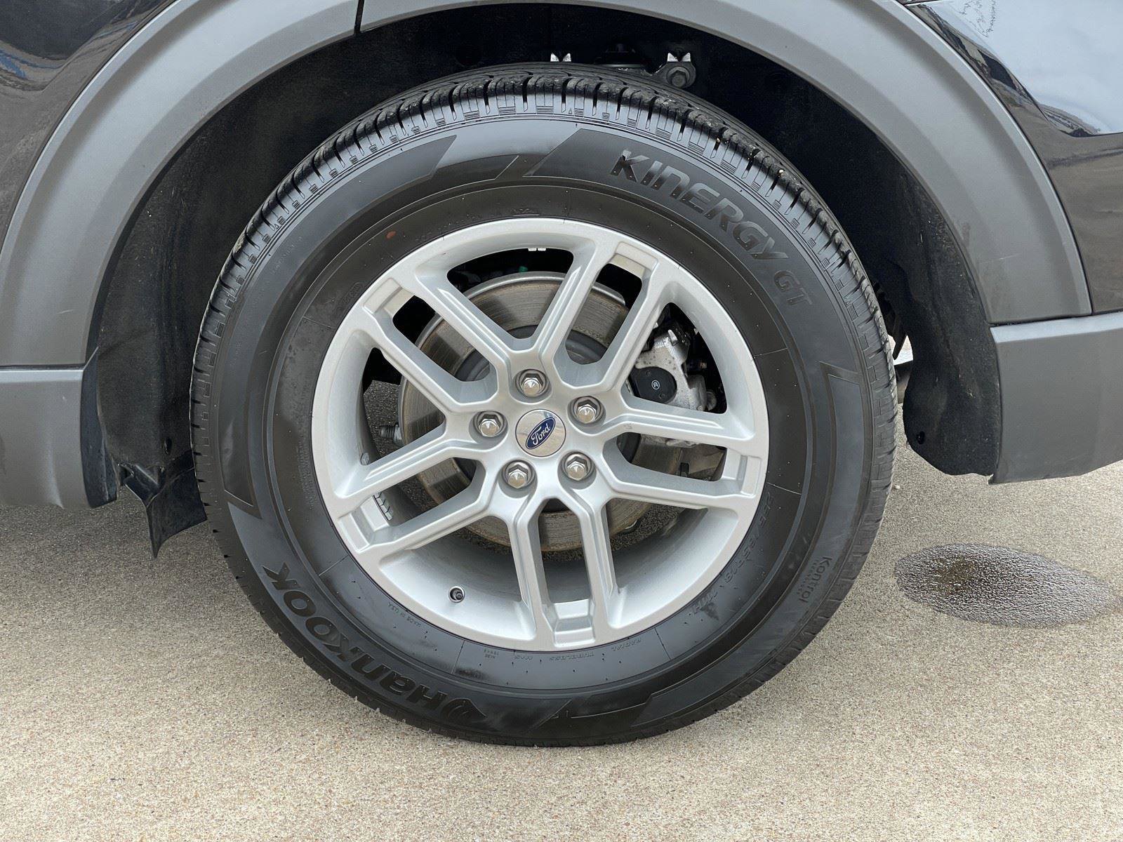 Used 2025 Ford Explorer Active image 50