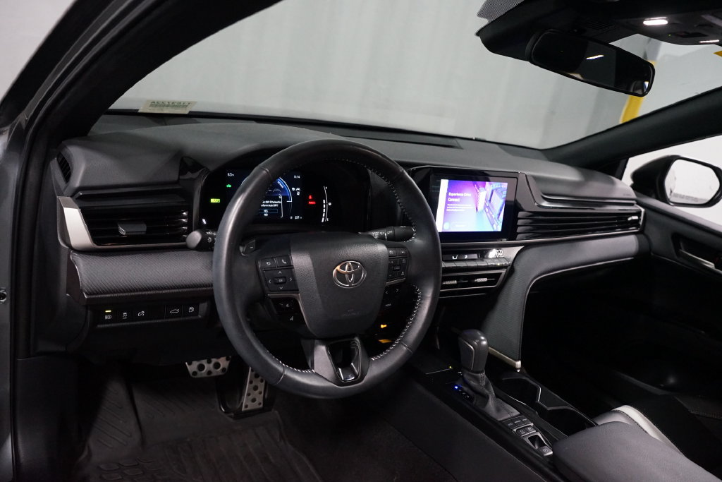 Certified 2025 Toyota Camry SE FWD image 11
